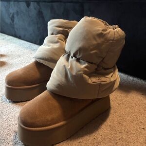 UGG Women's Beige and Brown Winter Boots